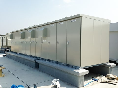 屋外に設置された設備機器